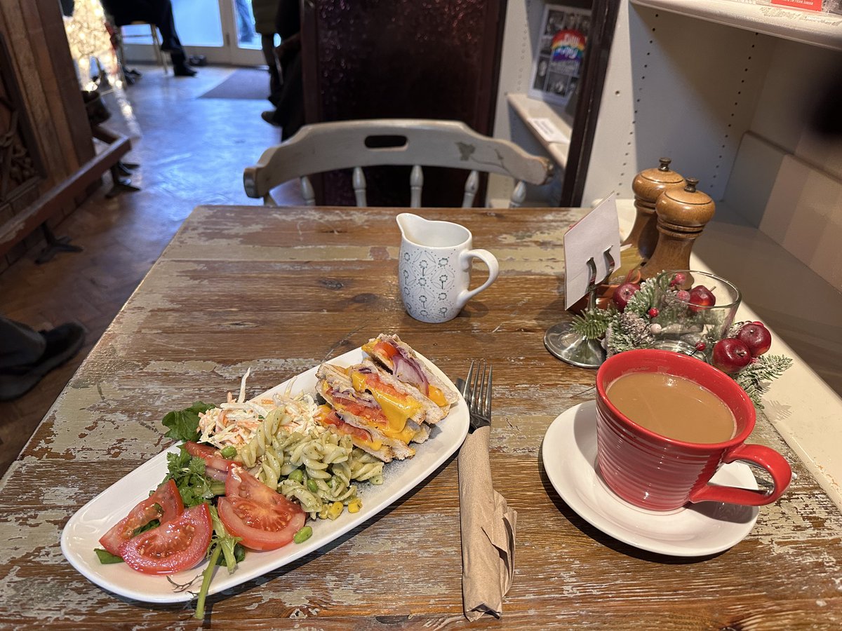 philipnolan1's tweet photo. By the way, if you’re ever in Tipp, I highly recommend @SteeplesNenagh. Bookshop and café. I asked for a cheese and ham toastie, but it’s a veggie café, so I got cheese, tomato and onion, and this platter arrived. With the coffee, €11.25. Mad value. Not a snack - it was lunch! https://t.co/qwXOvOfFEO