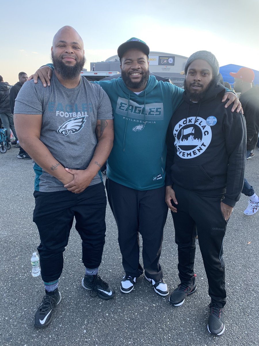 #Eagles 🦅 #tailsgate #eaglestailgate #fire 🔥 #philly #Philadelphia #PhiladelphiaEagles #EaglesNews #Football #FootballNews #voiceofphiladelphia #faceofhilltop #debbieson @sturdysixone #HipHop #Battlerap #battlerapnews #hiphopnews #yyyeeaahhh !! . #BlackFlagMoveMent