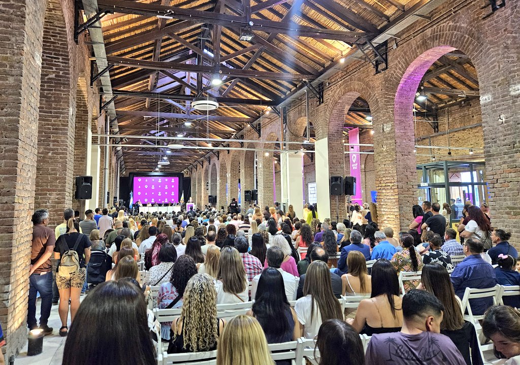 Acompañamos a <a href="/diegocostarelli/">Diego Costarelli</a> en su asunción como nuevo Intendente de Godoy Cruz, con nuevos desafíos y el compromiso de seguir trabajando por los vecinos. También saludamos a <a href="/TadeoGZ/">Tadeo Garcia Zalazar</a> por los logros y el trabajo durante su gestión 
#ImpulsoQueTransforma