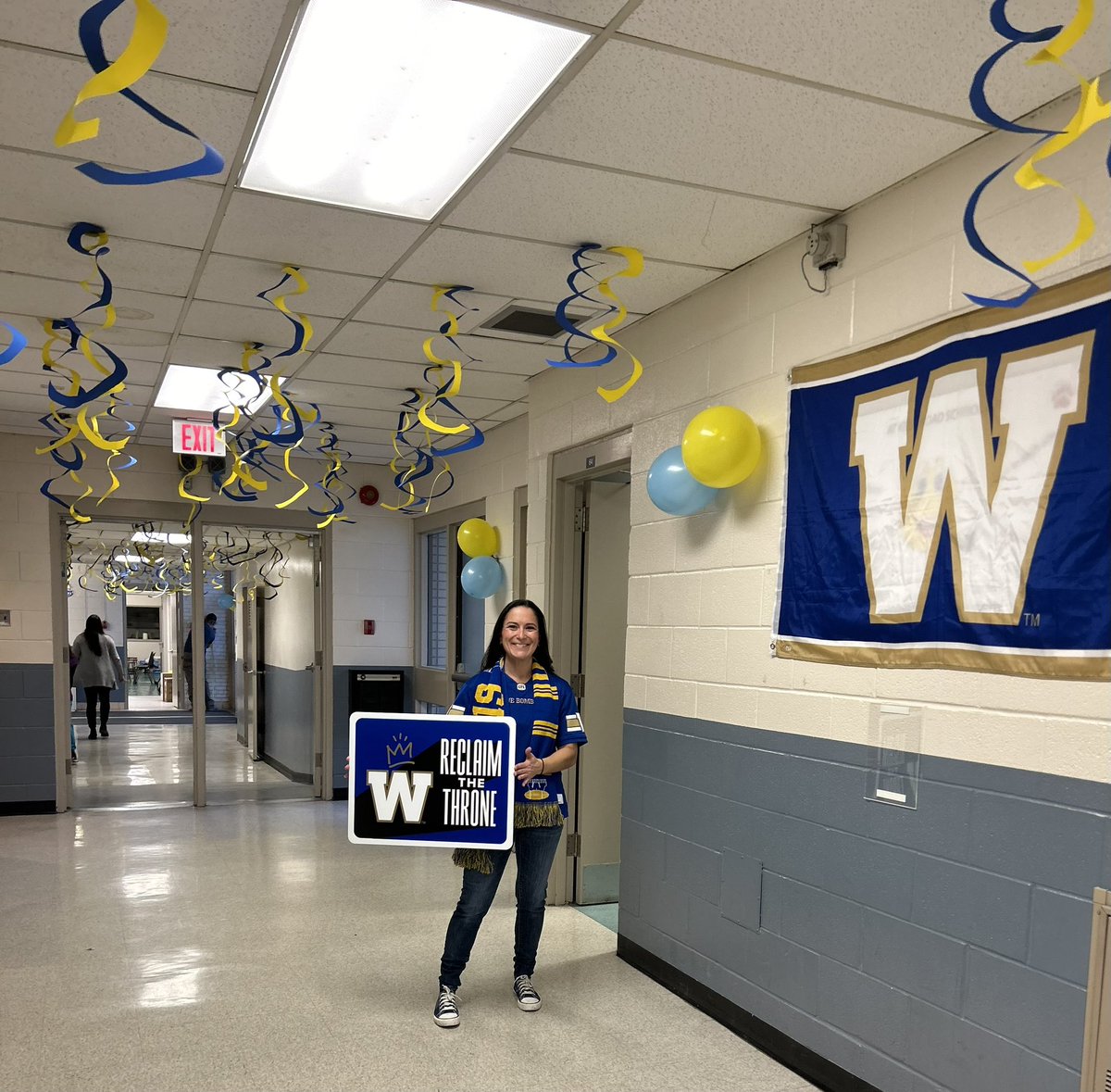 Michelle S. Sacco (@michellessacco) on Twitter photo The staff had some fun preparing for our winning pizza lunch hosted by Dan from <a href="/Wpg_BlueBombers/">Winnipeg Blue Bombers</a> We love Buzz and Boomer, our favourite mascots!
#ForTheW #ReclaimTheThrone The staff had some fun preparing for our winning pizza lunch hosted by Dan from <a href="/Wpg_BlueBombers/">Winnipeg Blue Bombers</a> We love Buzz and Boomer, our favourite mascots!
#ForTheW #ReclaimTheThrone