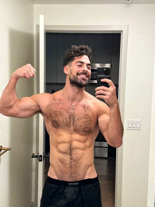 Twitter fam❤️ https://t.co/JxEnp6HzI4