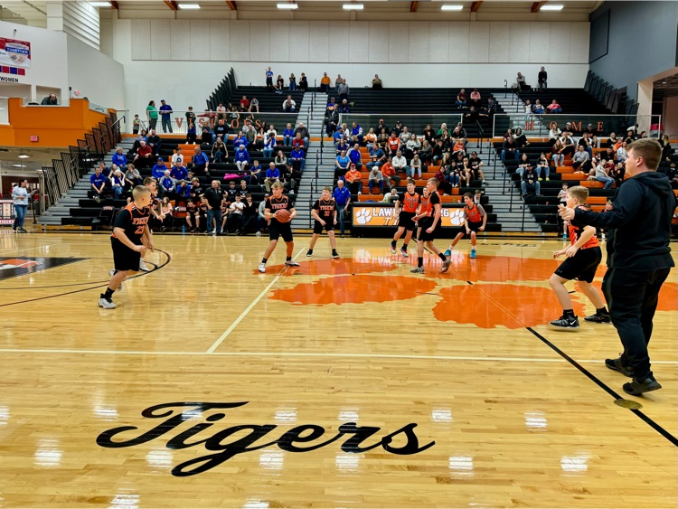 GreendaleLCSC's tweet photo. A little 6th grade Orange vs Black action for the halftime show of the Varsity boys basketball game.  Each team played hard.  
#LawrenceburgLegacy #LburgHOPE #LburgUnity.  Go Tigers! https://t.co/4ISwK4LWYx