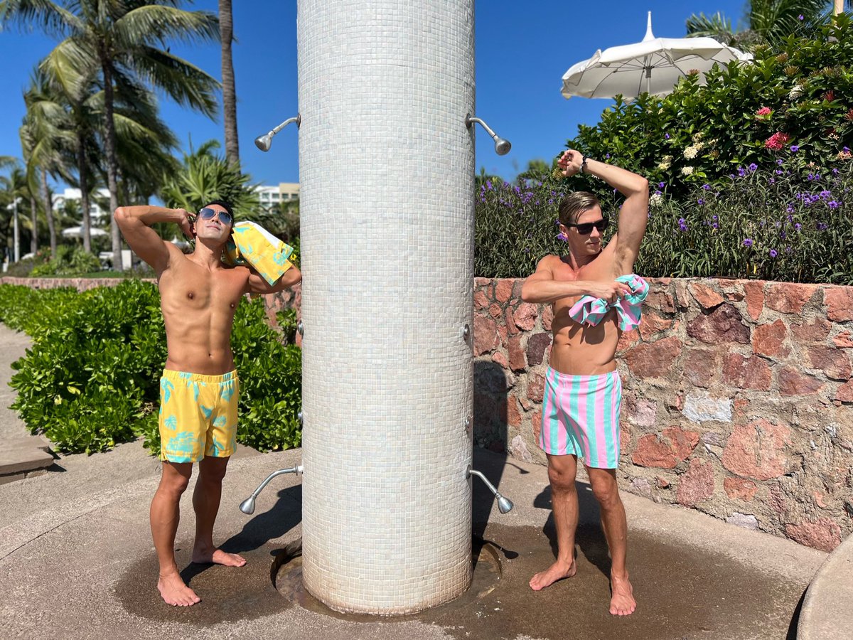 TripLangley's tweet photo. Our job is beach #Mexicanedition https://t.co/4Sm4oGyOGh
