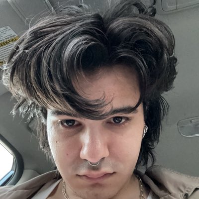 theladinside's tweet photo. #NewProfilePic #GoodLookingGuy #Alternative https://t.co/e1u7y76guP