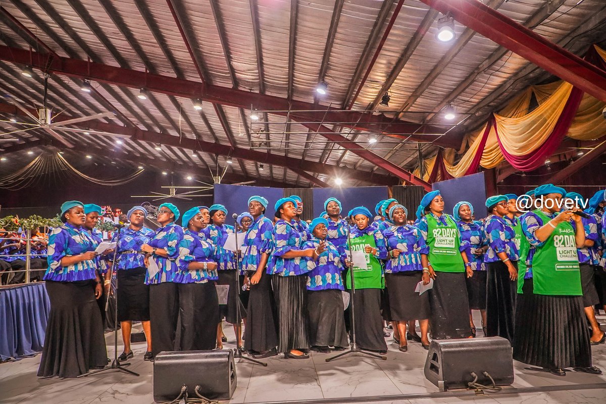 dovetv's tweet photo. π΅ These are the days of Elijah,
Declaring the word of the Lord...
The mass choir sang beautifully as led by the holy spirit.
#day5
#HGC23
#holyghostcongress
#DivineRepositioning
#DoveTv
#ohprimetv
#dovetelevision https://t.co/2cUKPxDStw