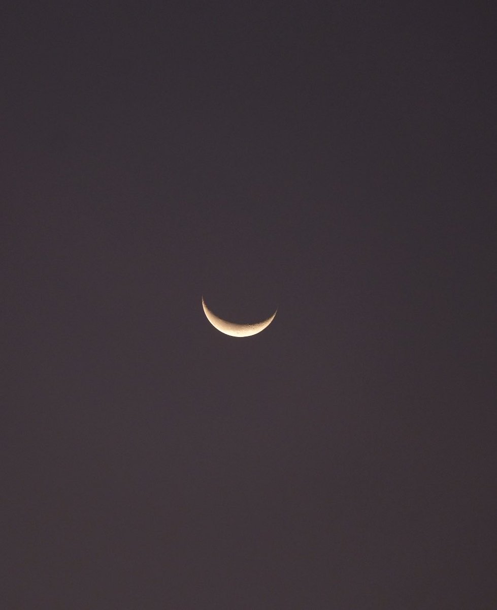 sfkkfs_'s tweet photo. เป็นวันที่ดีนะ 🌙⛅️ https://t.co/Y2PAil3rAo