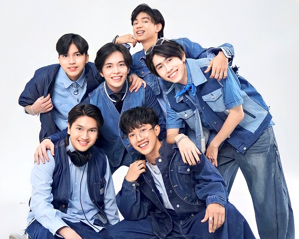 iniroseblekpink's tweet photo. selamat yaa 6 lelaki hebat yang udah mencapai perjalanan ke-4 tahun✨💓 i really hope you guys can stay with us 4ever🙆♀️
@UN1TY_Official
#Happy4thUN1VERSARY
#Happy4ever https://t.co/cFIu4CaaE4