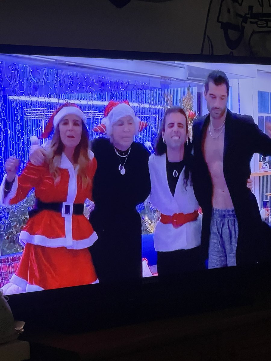 Cristianofans85's tweet image. Gracias por estar ahí animando el catarro o👏🏻👏🏻👏🏻👏🏻 no me disgustaría nada que estos fueran los 4 finalistas #GHVIP08D #GHVIP09D