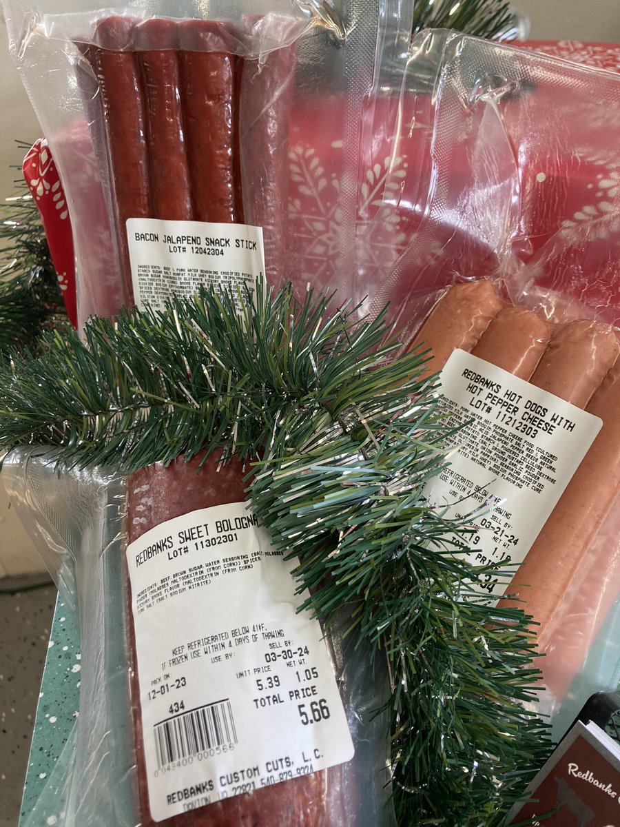 RedbanksCustom's tweet photo. Christmas giveaway! One entry per every $25 dollars spent in our store. Ends on December 23rd. 
First prize $100 dollars worth of your choice of product from our store 
Second prize $75 dollars of product 
Third prize 50 dollars of product https://t.co/eAbILkcfnk