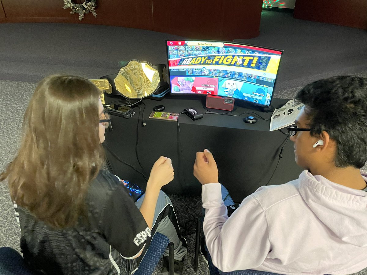 EdTech_ObeOne's tweet image. Horizon High School have matched up in the final of @ClintISD Smash Summit! The traveling belt will go to #RepTheH #ScoripnStrong. We are now waiting for the champion to take home the trophy! Good luck Jesus and David. #WeAreClintEsports