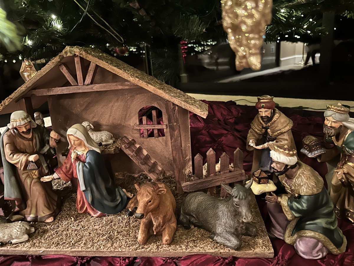 There are some illegal and poor refugees in my barn, I’m going to call the cops to have them kicked out //
Plus, there are three men who are very flamboyantly dressed. I think they might be trans #christianhypocrisy #HappyHolidays