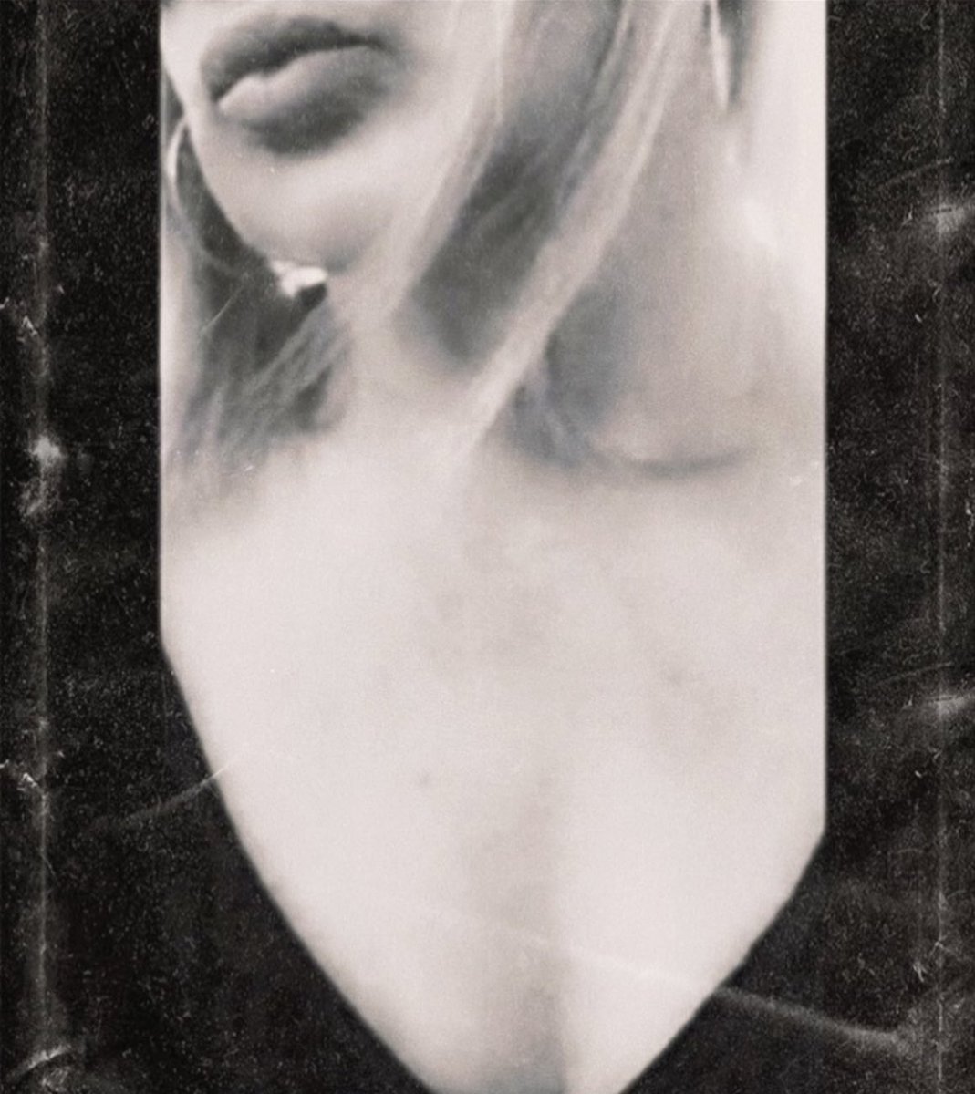 words do seduce
but bare skin on skin
is pure poetry 

#womenwriters