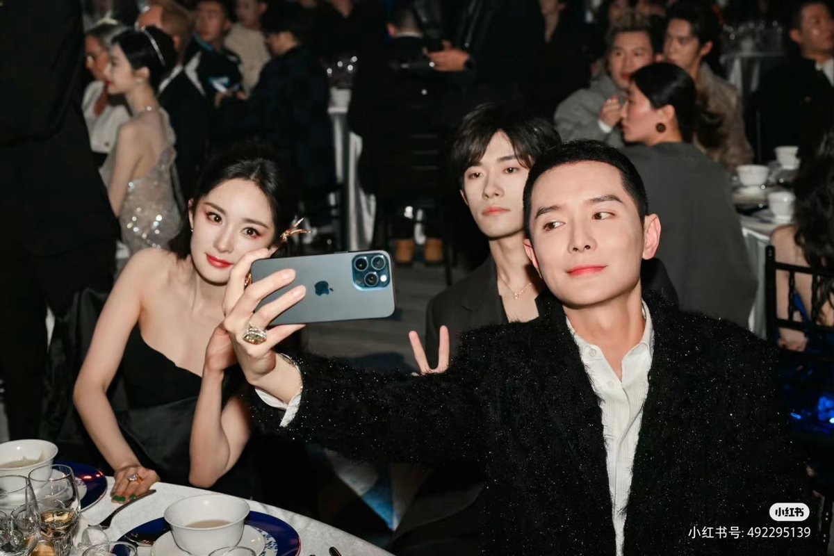 Another foto group
Goddess #YangMi with #JacksonYi #RococoLiu 

At #GQMOTY2023 
#GQMOTY2023xYangMi