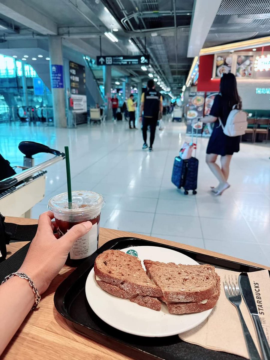 CaptionEMP's tweet photo. ถ้าฟ้าต้องเสียตัว ฟ้าต้องได้เป็นแอร์ 🤭🤭🤭 Next station ➡️➡️ #Phuket https://t.co/fx6EaORoAI