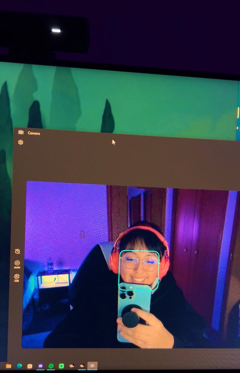 Lalalannah's tweet image. Hi! Aunty is live, twitch.tv/tfeathaz :) #nativegaming