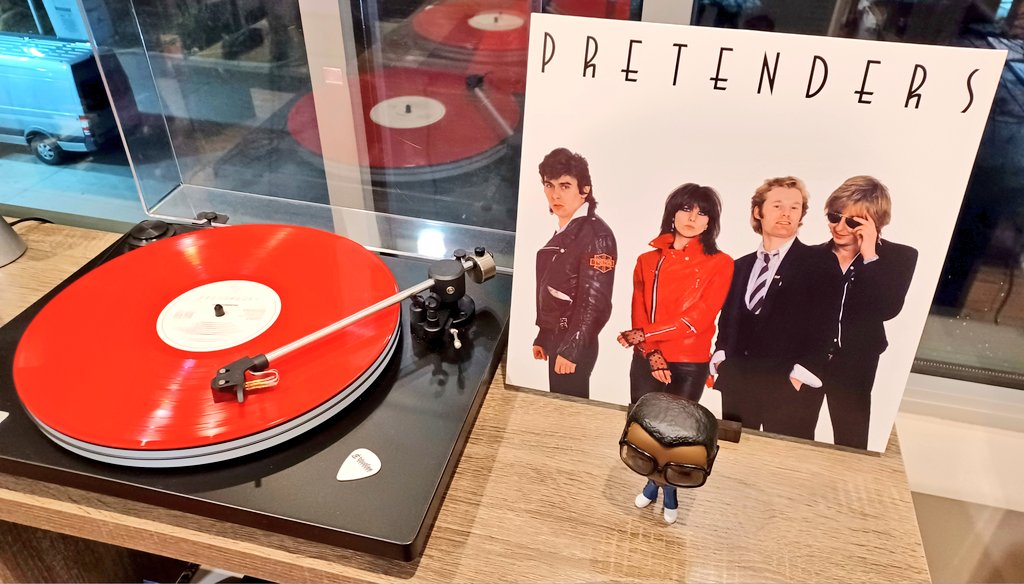 Best debut album ever? If not, it's definitely in the conversation. I'll stand by the fact that 'The Wait' is the best punk song of all time... #ThePretenders #vinylrecords #vinylcollection