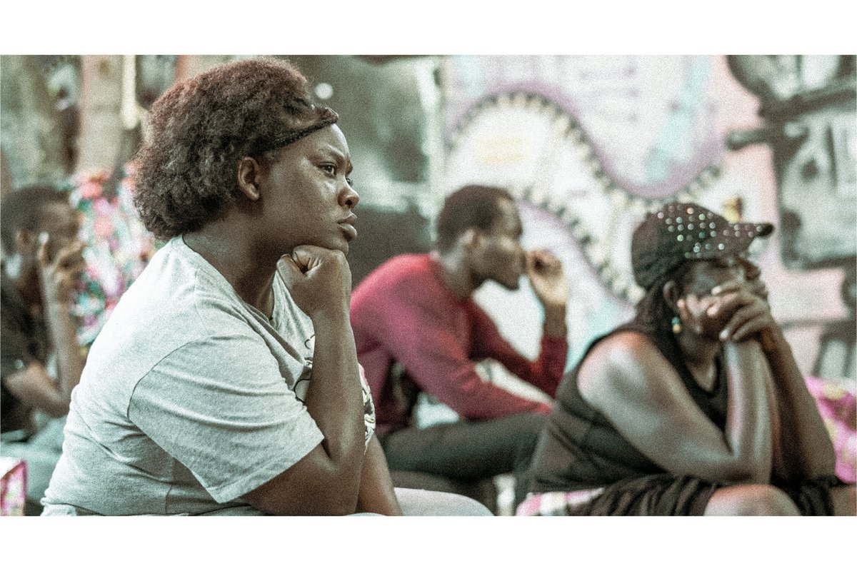 Suite à la projection du film “Au cimetière de la pellicule” de Thierno Souleymane Diallo, ce vendredi 8 décembre à Kitmédiathèque, le public a eu l’opportunité d’échanger avec le cinéaste haïtien Richard Senecal.

#RDD2023 #RDD5ANS
<a href="/IFHpap/">IF Haiti</a>  <a href="/kitmediashaiti/">KitMédias</a>  <a href="/FOKAL_Ayiti/">FOKAL</a>