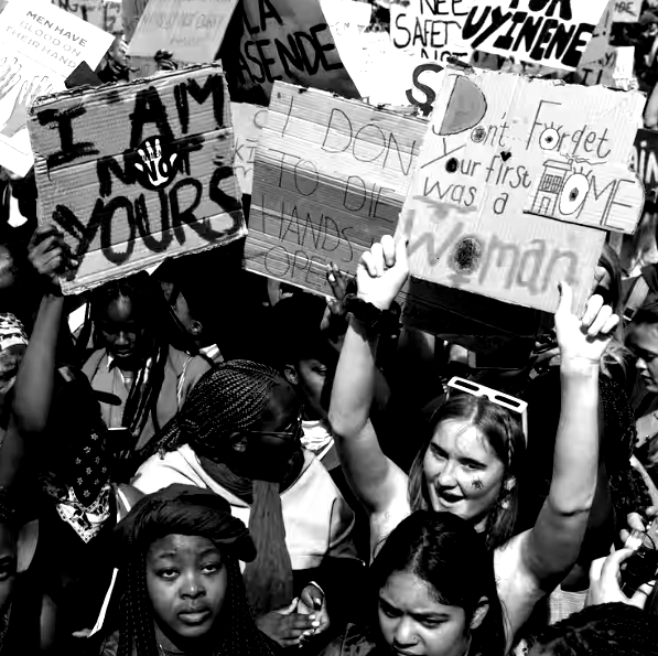 Womans_Place_UK's tweet photo. South Africa Shutdown Protests 2019
August 2019 saw the largest number of femicides in one month, women dressed in chains, wearing black & purple demanded a national shutdown, calling for a state of emergency to be declared.
#WPUKIcons #16Days #NotInMyName #AmINext #SAShutDown https://t.co/b3kpvErT5B