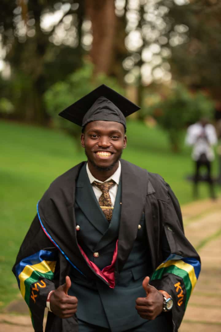 OlympiansKitovu's tweet photo. Amidst being our soccer team protagonist, @sk_bisaso_mrice has been fully committed to he's academics and is now officially a Civil engineer👏🔥. We wish you the best in your new journey , Maurice and Gods blessings .
Maurice joined @kyambogou after St Henrys College Kitovu. https://t.co/LEukUBjzdc