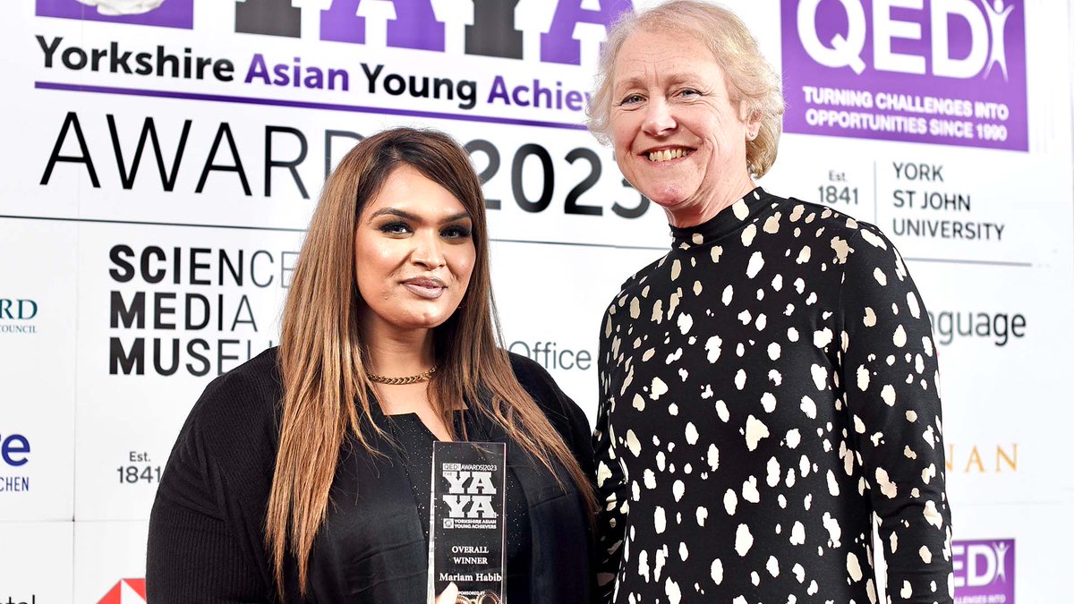 Congratulations to Mariam Habib - the overall winner at the recent @theyayas2023 awards 👏 Mariam, a @Hud_HHS Health & Social Care student at Huddersfield, said she was shocked when her name was announced, but felt blessed. More at: hud.ac/q3w #HudUni #THEYAYAS2023