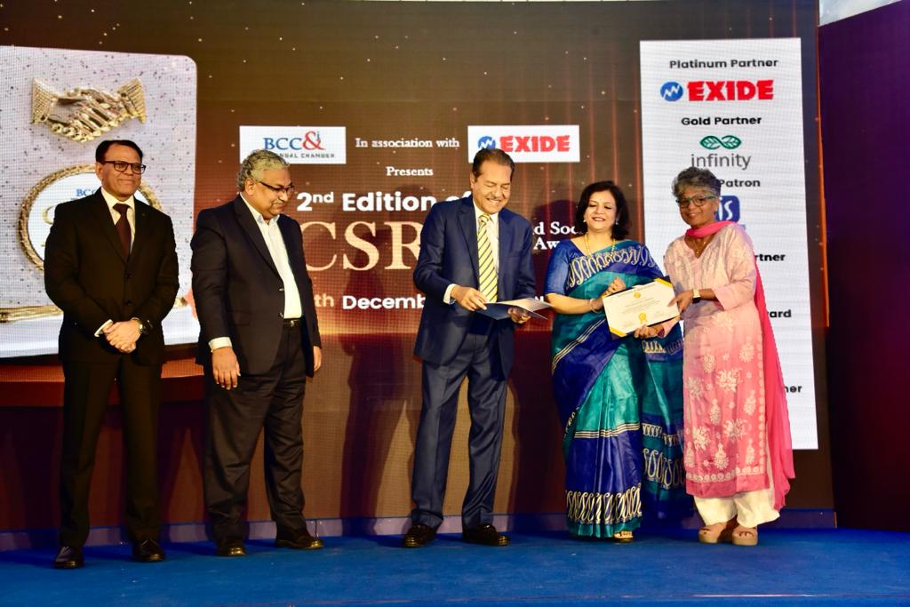 _IamISC_'s tweet image. Impactful Insights from @BenCham1833 hosted #SocialLeadershipAwards2023. Thank you Exide Industries, our CSR partners for the opportunity.
@medhaoka  , our ED shared her opinion on how work @grassroots is thriving with the shared value of corporates and NGOs of serving the people
