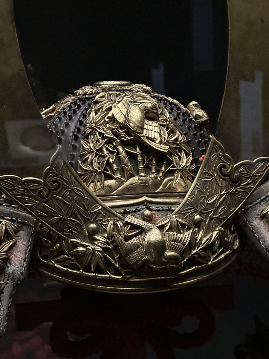 anjin_art32998's tweet photo. The #uchidashi #打ち出し #repouse technique developed in Japan during the #kamakuraperiod #鎌倉時代 was perhaps at its greatest degree of technical skill. The “Taketora” #yoroi #鎧 is perhaps the most impressive example of artistry from the period. https://t.co/S9MGV0wY7O