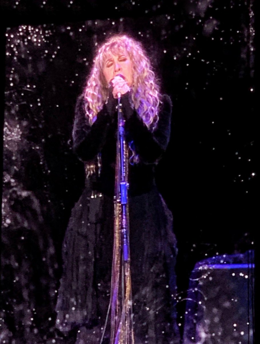 kylekay9009's tweet photo. wow wow wow @StevieNicks https://t.co/oPU0h56mlj