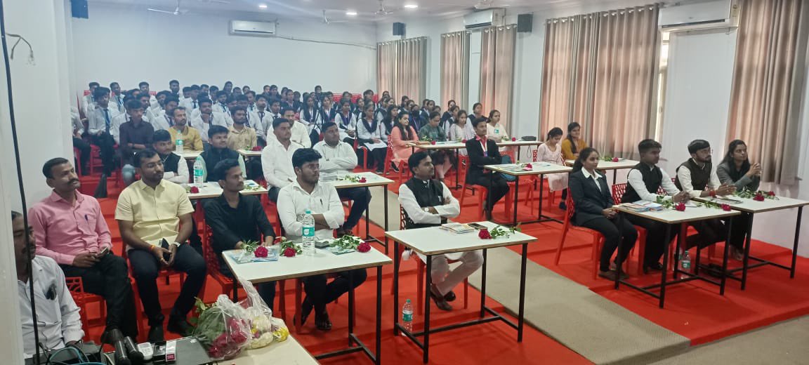 YINforChange's tweet photo. YIN Central Winter Assembly begins at Pandharpur...
The session started by lighting the lamp.
#SakalMedia #leadershipdevelopment #news #YINforchange #centralassembly #dayone #Assembly https://t.co/T0pSSuBuav