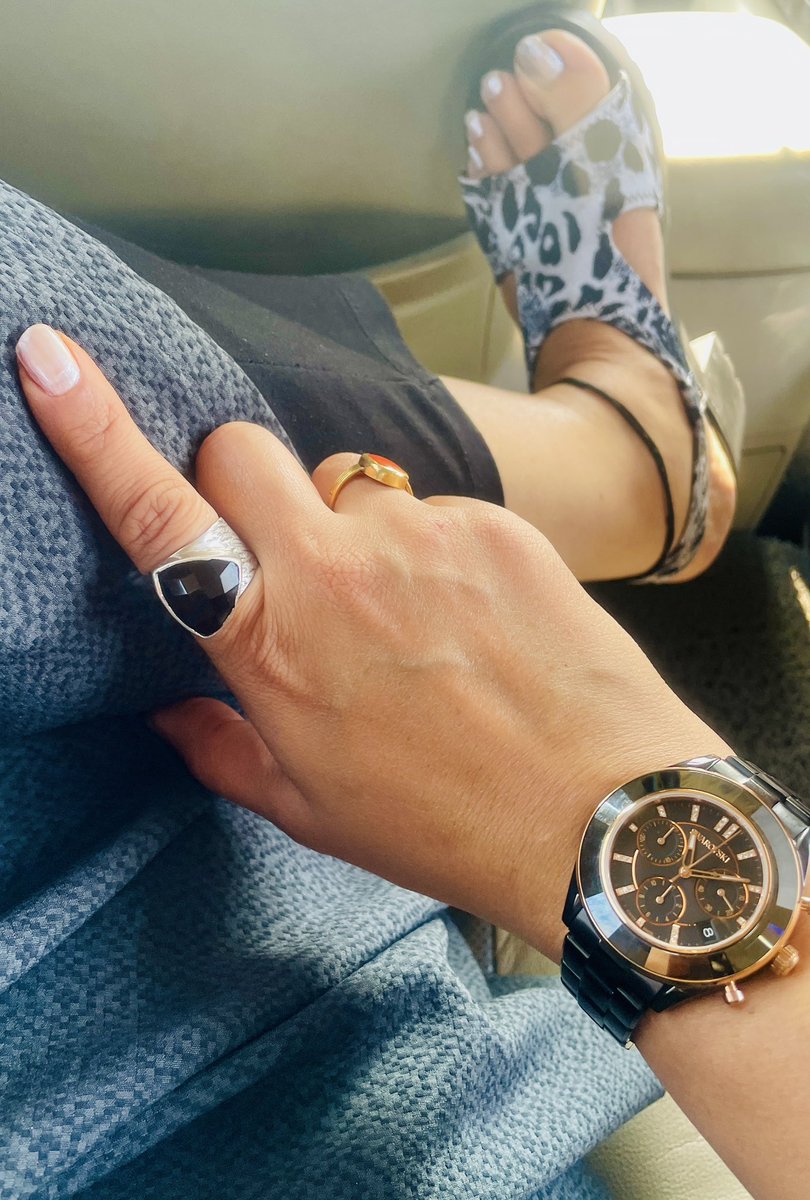 My Husband my Love at times really pampers me! “Unke” pyar ne thoda sa bigaad diya hai mujhe .. 🙈sacchiii!! :)! 

When i say, “Black is Sexy!” .. I really mean it. 

#watchaddict #watchlove  #gift 
#black #Swarovski  ♥️