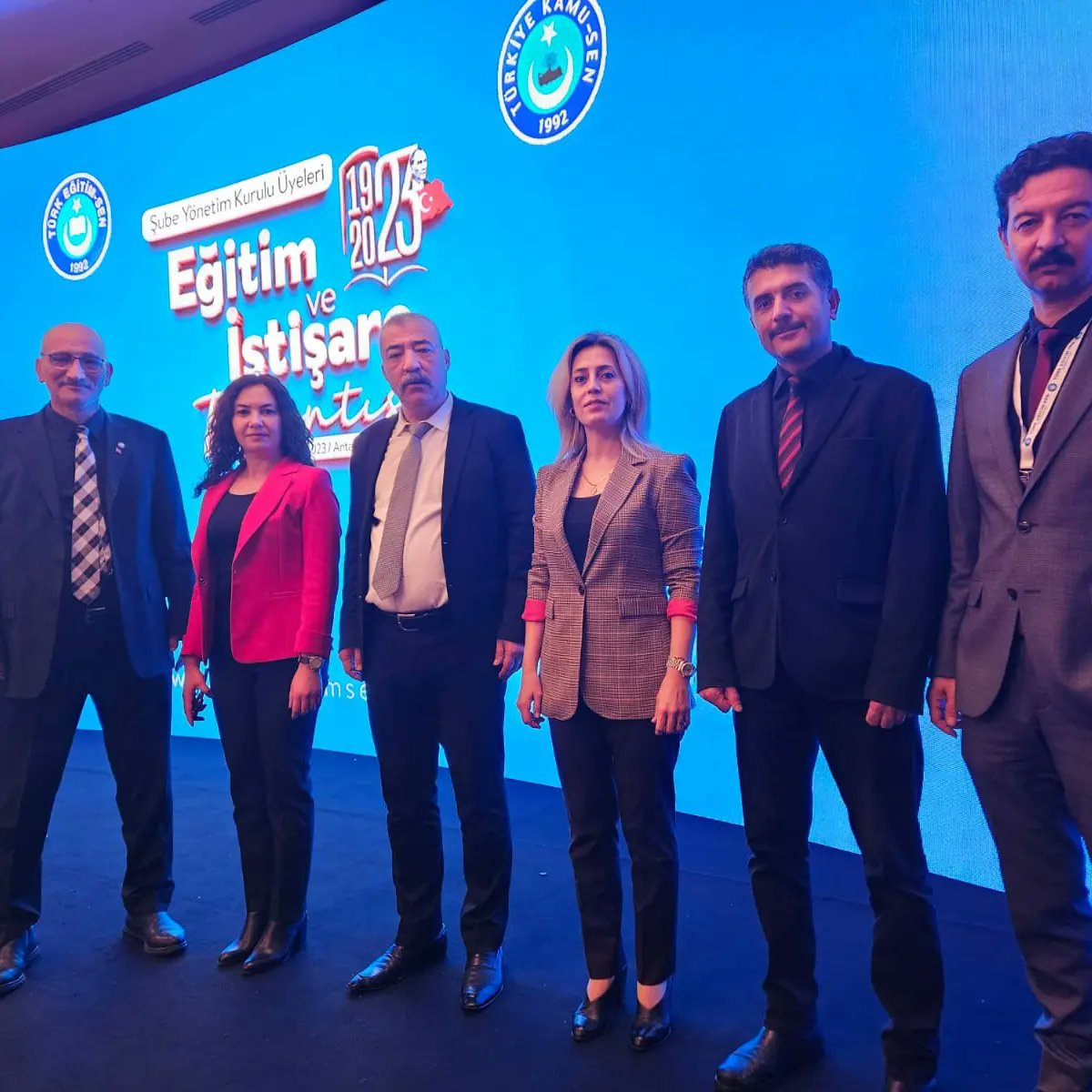 murselozata's tweet photo. Muğla Şube Yönetim Kurulu olarak sendikamızın Eğitim ve İstişare Toplantısına katıldık. Muğla’dan Ardahan’a, Hakkari'den Edirne'ye kadar yürekleri bir, dilleri bir, fikirleri bir olan Türk Eğitim Sen’in yiğit uç beyleri olarak yek vücut halde kale gibi dimdik ayaktayız. https://t.co/ElFahZgXtx