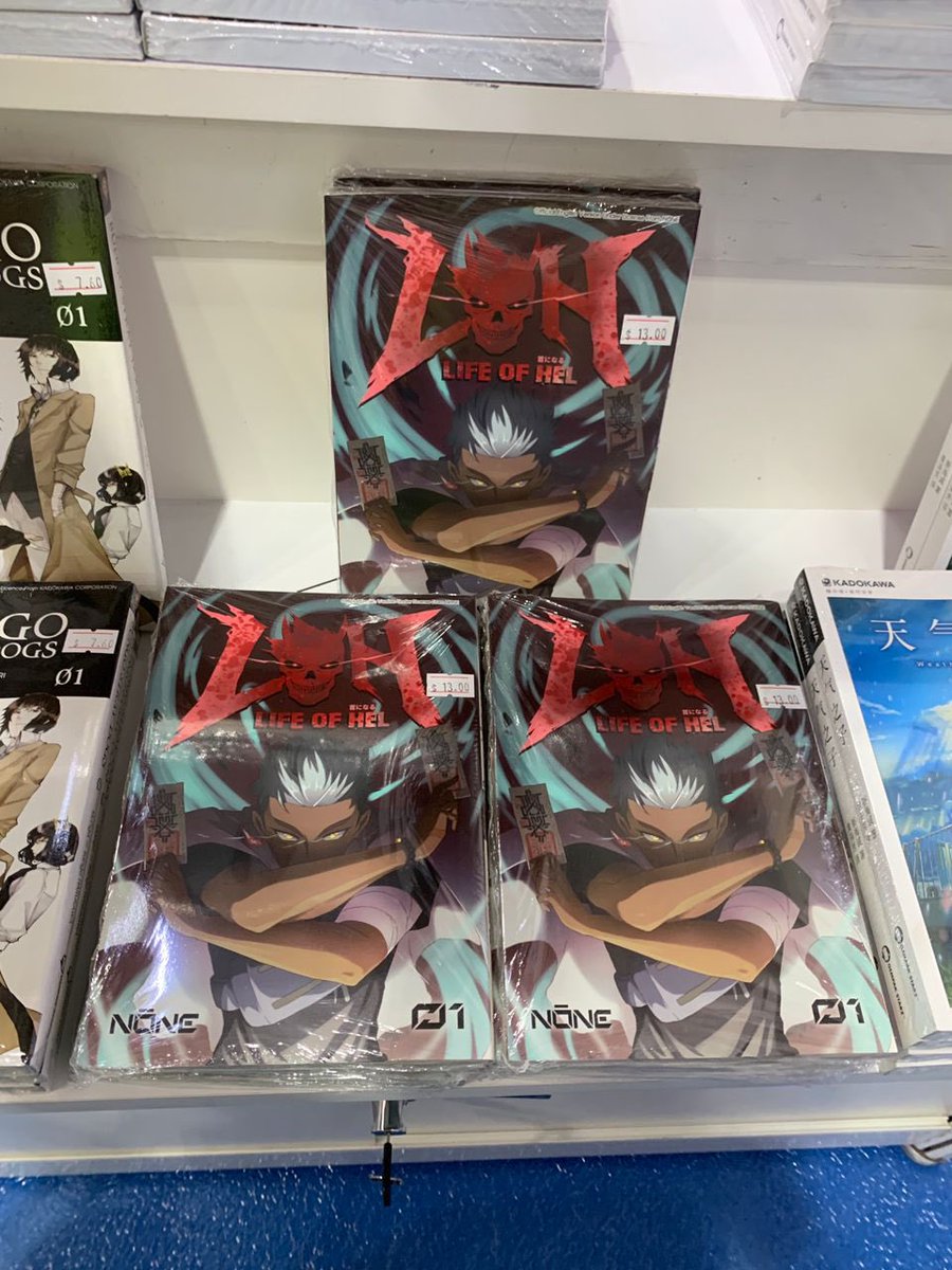 LIFEOFHEL's tweet photo. LOH at Singapore Comicon 🔥

LIFE OF HEL VOLUME 1 - LIVE AT SINGAPORE COMICON 

Find us at the @kadokawa_san booth: Kadokawa Gempak Starz, number: L1-A05

It feels good to be sold next to @bungosd_anime 👀

<A HEL of a journey awaits!>>

#crofam #comicon #singapore https://t.co/NnYxJ03ovv