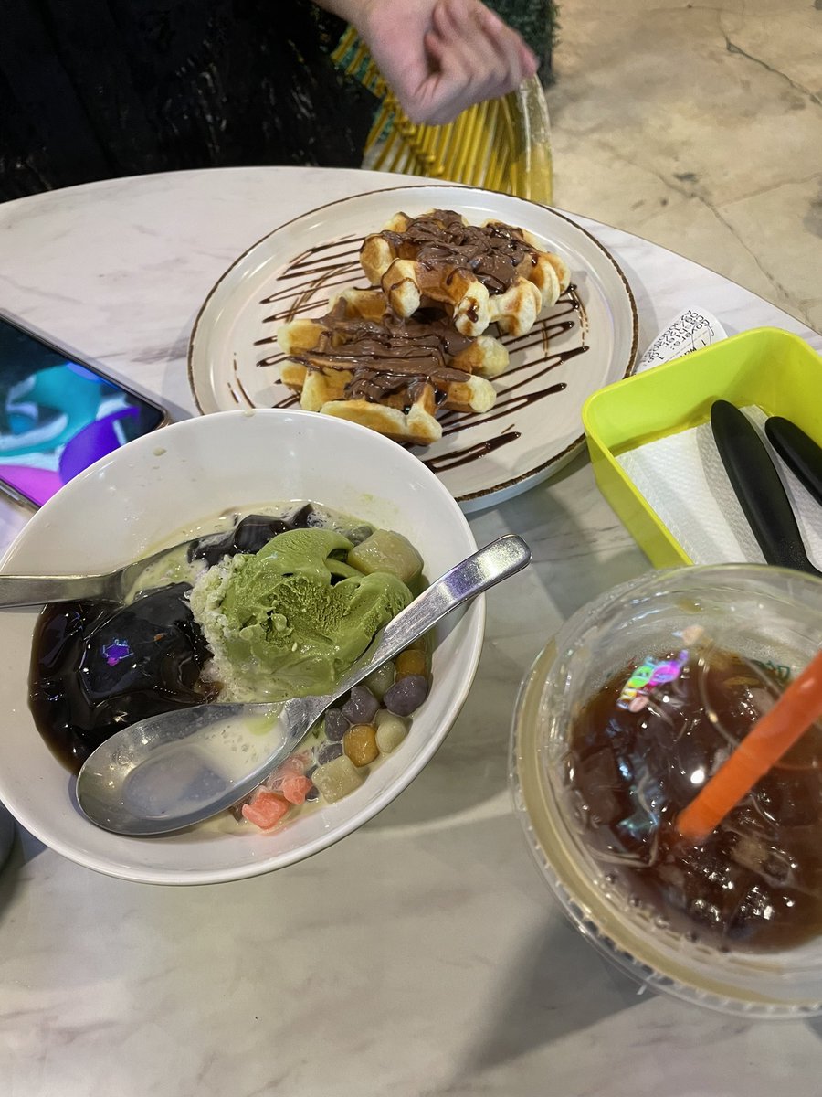 rmputraa's tweet photo. Sugars with americano as antidote https://t.co/p5izd3zgUu