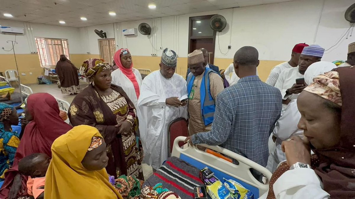 thecableng's tweet image. PHOTOS: Northern senators visit victims of Kaduna bombing, donate N58m | TheCable thecable.ng/photos-norther…