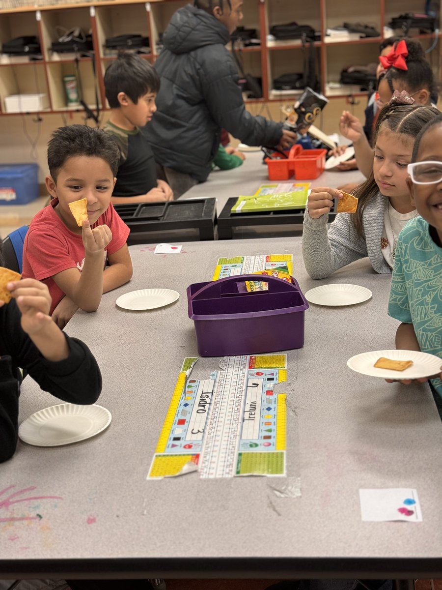 BrightonJEFCOED's tweet photo. As Mrs. Colvert’s 2nd grade class was finishing up their Greek myths unit, they had another taste testing day! Baklava, hummus with pita chips, and feta cheese. Yum! 😋 
#hummus #baklava #FetaCheese #yum #pitachips #greekmythology @JEFCOED https://t.co/jp9MBsxHJP