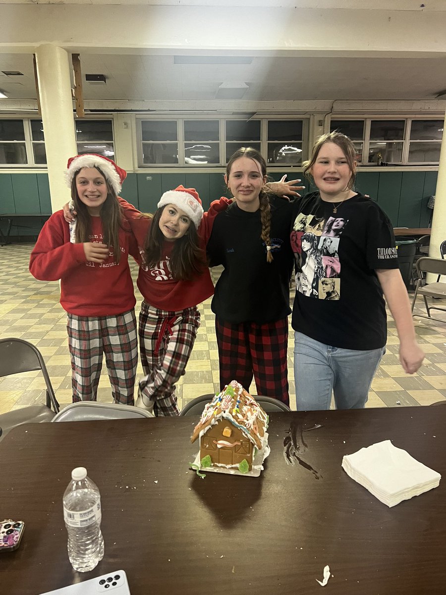 What a perfect Shine Night Out at CCC! Thank you to all of our students for being with us tonight! From our first mission of service to some fun activities for everyone, it was a great night! Save the date for our next Shine Night Out on January 12th! #CCCShines #ShineOnCCC ☀️🎄