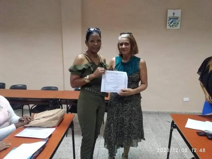 #Cuba #CubaMined
<a href="/Educa_Gtmo/">Dgeap Guantánamo Cuba</a> 
Honrar honra ,todo un espacio de compartir ,saberes y buenas prácticas  ,durante el Concurso Provincial de Clases , 📕📒📘la estimulaciòn a los participantes y ganadores se hizo sentir durante el evento .
#MaestrosPorSiempre
<a href="/btan0987/">Naima Ariatne Trujillo</a> 
<a href="/yoeaberob1/">Yoel Perez Garcia</a>