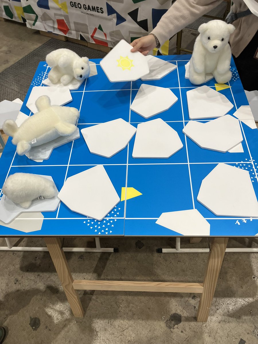 sfp_smile's tweet photo. 【#ゲームマーケット2023秋】
イキノコオリ #GEOGAMES さん
知育要素をおしゃれにボードゲームに組み込んでいます。前回スタッフさんもものすごく丁寧に対応いただいたのを覚えていて、5歳から家族と遊べるシンプルながら頭を使うゲーム!おすすめです!◆じゅんぺい https://t.co/51gYxyptWY