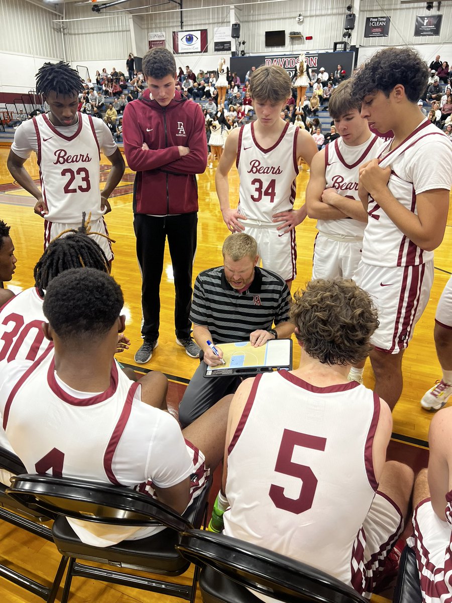 DABoysBB's tweet photo. Great atmosphere, but the Bears drop a tough one 75-64, despite hitting 10 3s.
@Will_Breece - 24 pt (4 3s), 2 r, 6 a, 3 s
@ethan_sons - 19 pt (5 3s)
@James4avery - 8 pt, 5 r, 2 a
@josiahhmoore1 - 5 pt, 3 r, 4 a, 3 s 

@athletics_da 
@davidsonacademy

Home next Friday vs. NCS https://t.co/21NgFbDf7T