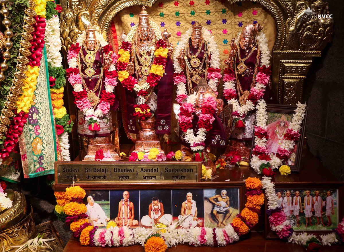 ISKCONPune's tweet photo. 🗓09-12-2023🙏🌷Today's Darshan🌷
🌷Sri Balaji🌷
🚩@ISKCONNVCCPune🚩
.
.
#ISKCONNVCC #ISKCONPune #ISKCON
#ISKCONNVCCPune #PUNE #DailyDarshan
#Saturday #9thdecember #9thdecember2023
Connect with us on Social Media
https://t.co/8hw8BE2iHR https://t.co/XvIOpP0jyQ