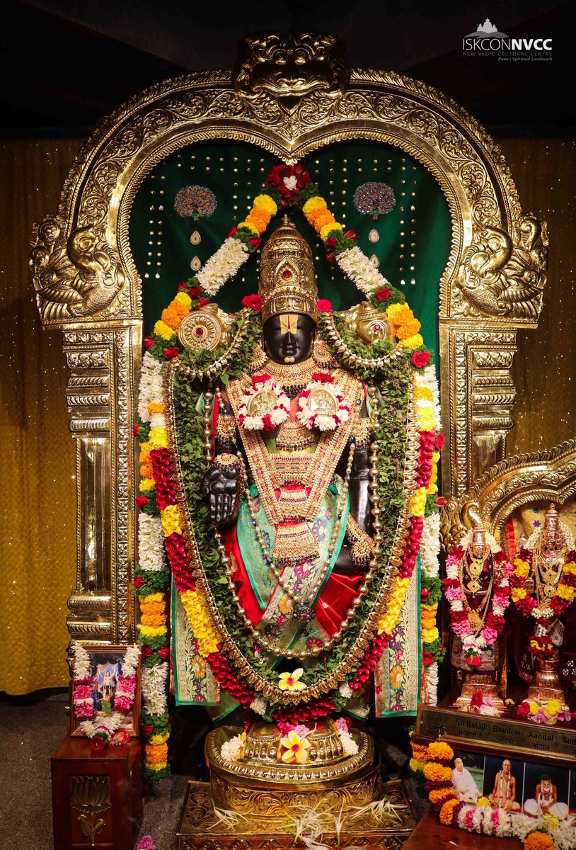 ISKCONPune's tweet photo. 🗓09-12-2023🙏🌷Today's Darshan🌷
🌷Sri Balaji🌷
🚩@ISKCONNVCCPune🚩
.
.
#ISKCONNVCC #ISKCONPune #ISKCON
#ISKCONNVCCPune #PUNE #DailyDarshan
#Saturday #9thdecember #9thdecember2023
Connect with us on Social Media
https://t.co/8hw8BE2iHR https://t.co/XvIOpP0jyQ