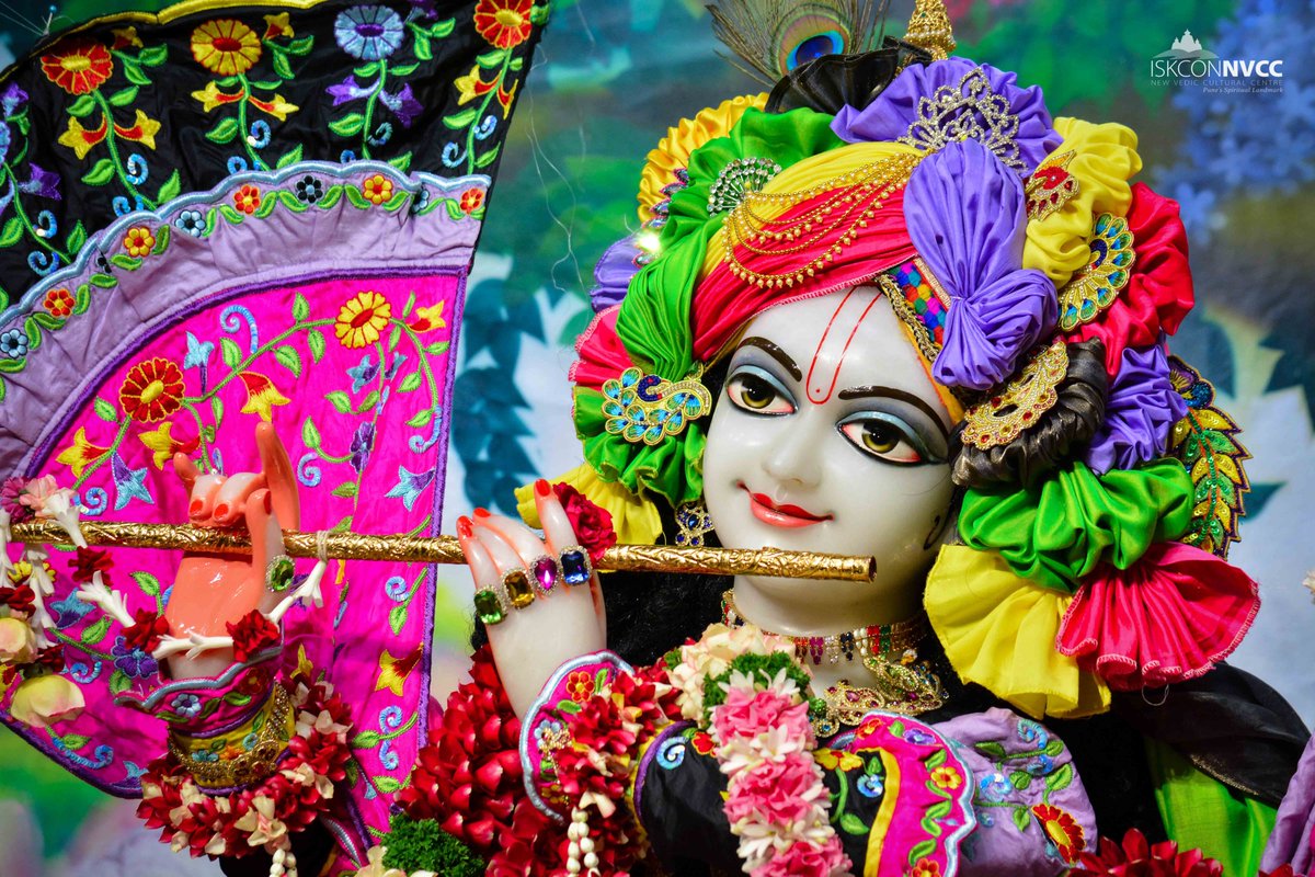 ISKCONPune's tweet photo. 🗓09-12-2023🙏🌷Today's Darshan🌷
🌷Sri Sri Radhavrindavanchandra🌷
🚩@ISKCONNVCCPune🚩
.
.
#ISKCONNVCC #ISKCONPune #ISKCON
#ISKCONNVCCPune #PUNE #DailyDarshan
#Saturday #9thdecember #9thdecember2023
Connect with us on Social Media
https://t.co/8hw8BE2iHR https://t.co/LuAKvPjKAH