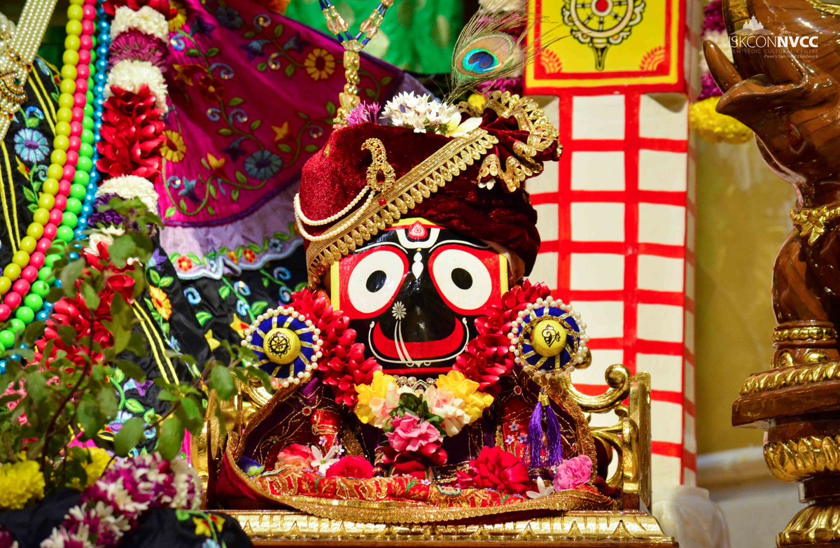 ISKCONPune's tweet photo. 🗓09-12-2023🙏🌷Today's Darshan🌷
🌷Sri Sri Jagannath Baldev Subhadra🌷
🚩@ISKCONNVCCPune🚩
.
.
#ISKCONNVCC #ISKCONPune #ISKCON
#ISKCONNVCCPune #PUNE #DailyDarshan
#Saturday #9thdecember #9thdecember2023
Connect with us on Social Media
https://t.co/8hw8BE2iHR https://t.co/QhbOIRpZgB