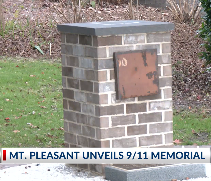A brand new monument honoring the victims of the 9/11 attacks is unveiled in Mount Pleasant, SC counton2.com/news/local-new… A FDNY EMS paramedic speaks to the press in the video.