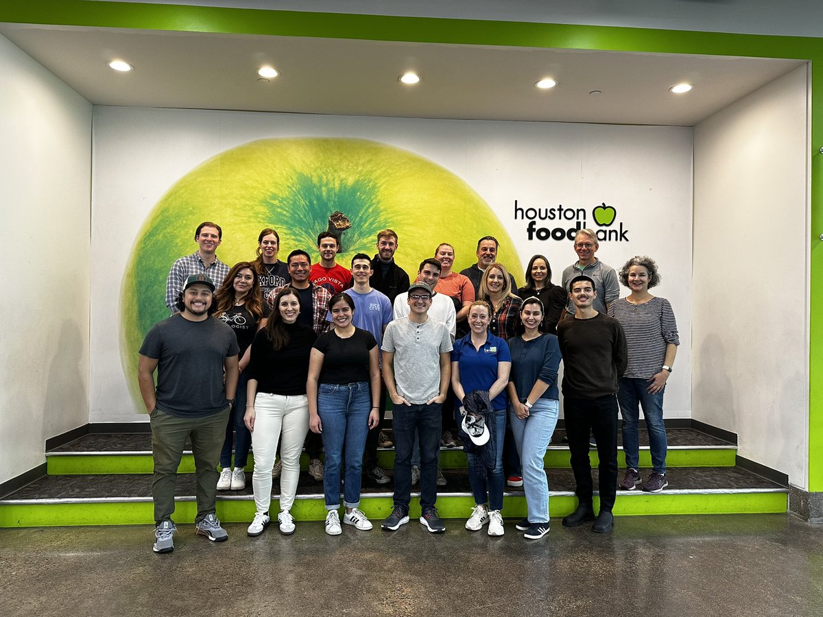 TEI_PlanDesign's tweet image. 🎒How many kids did you help feed today? 🎒#BackpackBuddies

For our annual day of service, TEI team members met up at @HoustonFoodBank jammed to great tunes, and helped package 10,800 meals for school kids. Fun and satisfying morning!