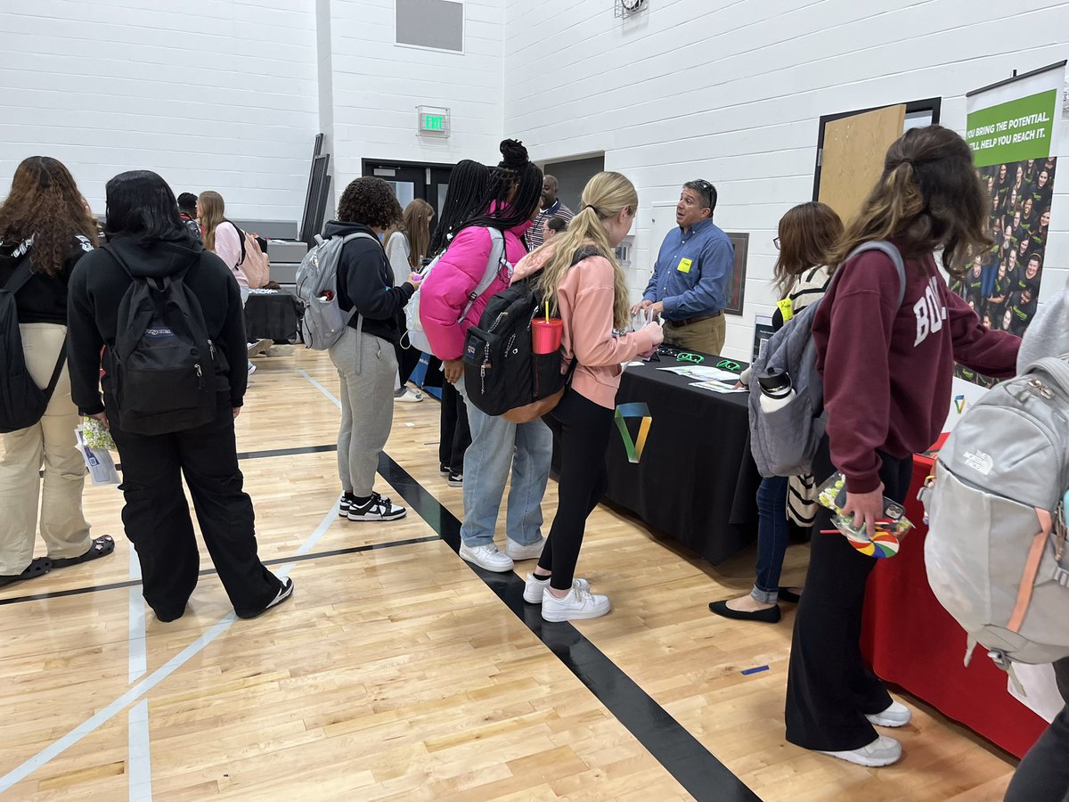 GorrinJM's tweet image. It was a wild week in the world of @OPS_Westview freshmen! Mock interviews, choose your pathway fair and a recognition assembly. Ending the semester with a bang!