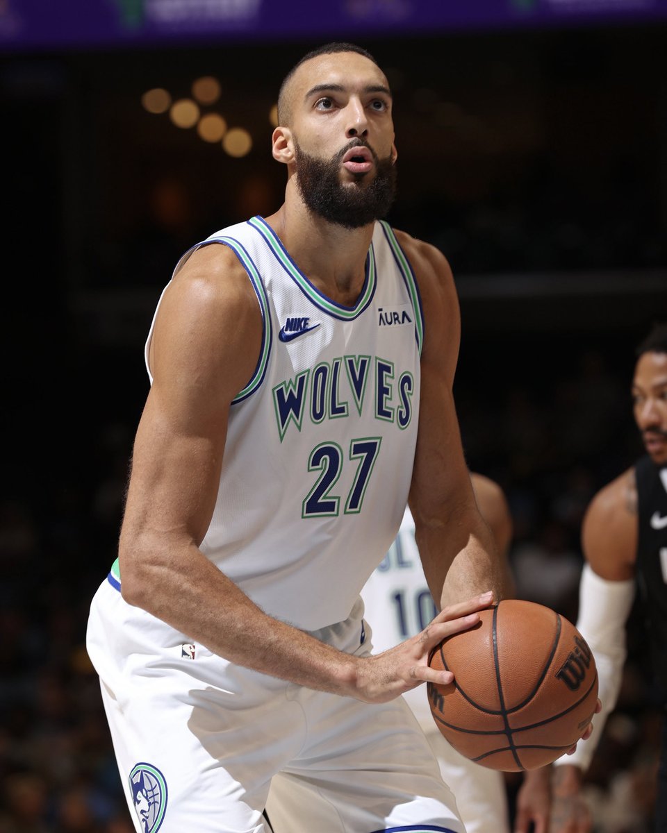 Rudy Gobert was DOMINANT tonight vs. Grizzlies:

16 PTS
20 REB
6 BLK

DPOY? 🤔