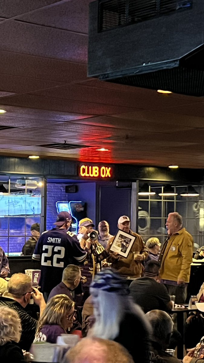 Here in Vegas with <a href="/Kramer9Tommy/">Tommy Kramer</a> 

#Skol