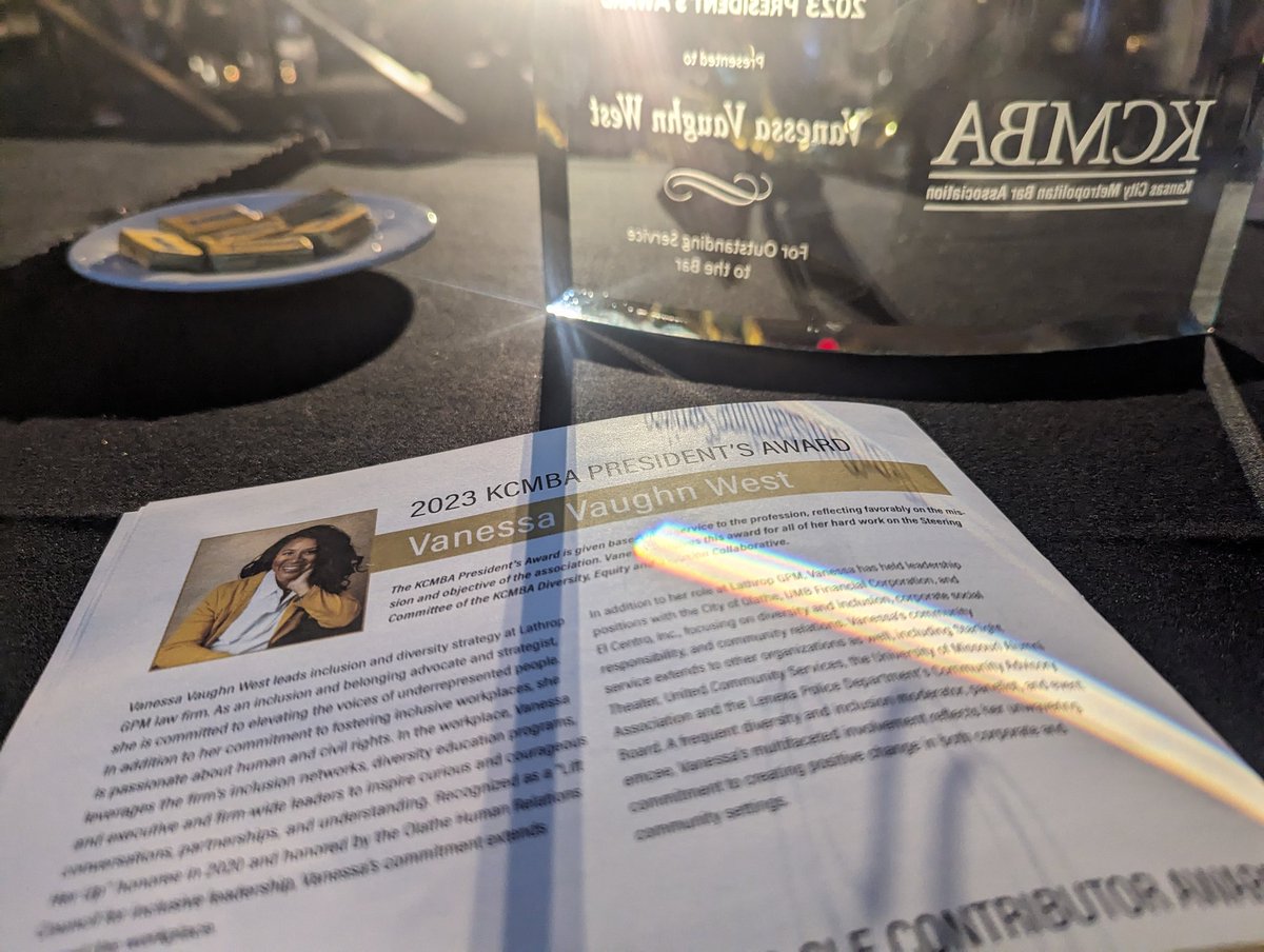 Vanessa Vaughn West tweet media