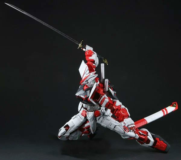 Toystore2023's tweet image. MBF-P02 GUNDAM ASTRAY RED FRAME - PG 1/60 (220$)
Extremely high level of detail, with a flexible moving skeleton. 
Belongs to Series: Mobile Suit Gundam SEED
Equipment: Beam Saber, Beam Rifle, Shield, Gerbera Straight Katana, Tiger Pierce Katana
#Gundamrobot