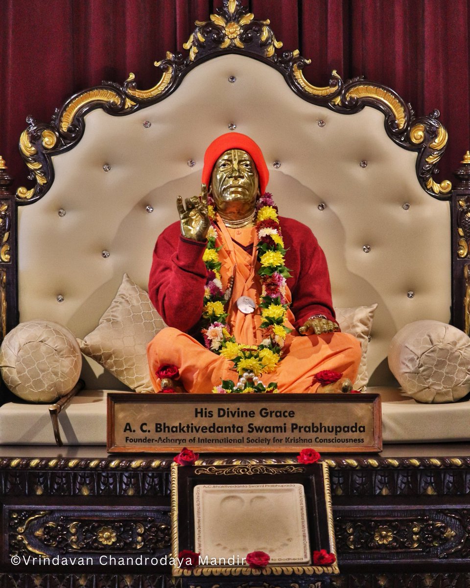 Vrindavan Chandrodaya Mandir tweet media